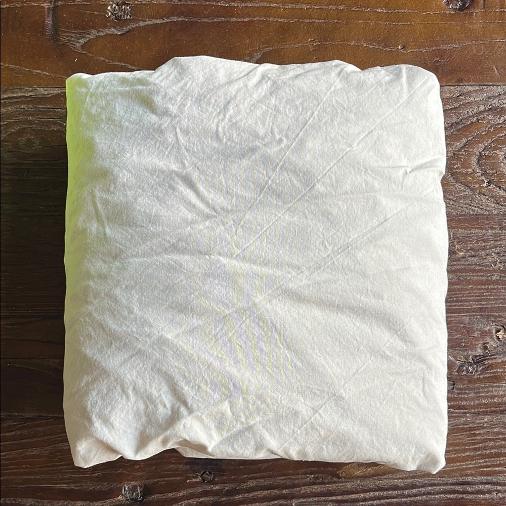 Luxurious Twin Cream Fitted Bedsheet